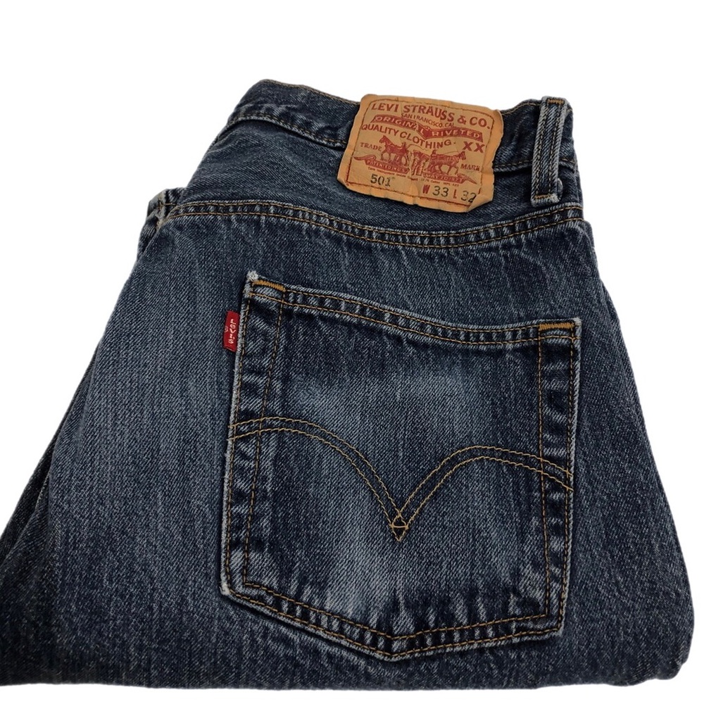 Levi's 501 Straight Leg Denim Jeans 33 x 32 medium wash Button Closure high rise